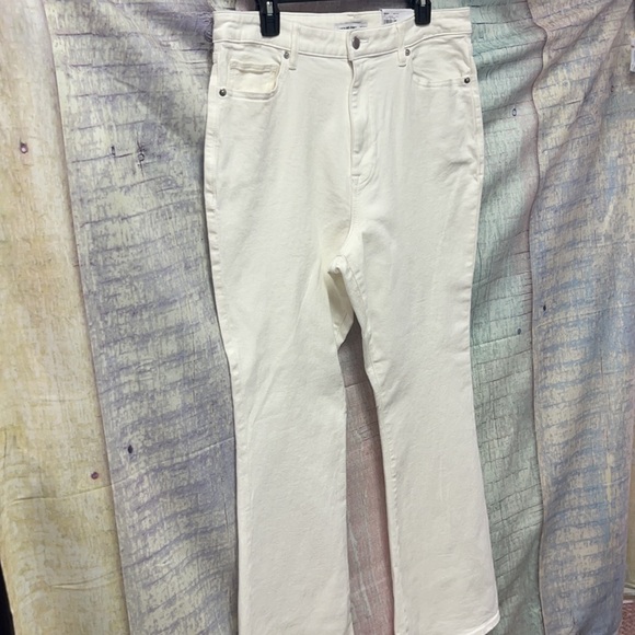 Brand new Woman’s Elizabeth and James jeans. - Picture 5 of 14